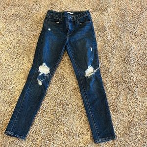 Womens High Rise Skinny Levi’s Size 25
